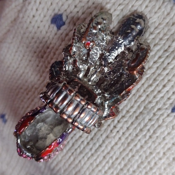 Beautiful vintage rhinestone peacock stretchy ring. - Picture 5 of 6